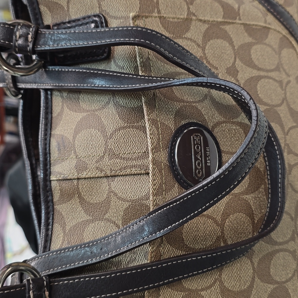 Coach Tan and Black Signature Leather Hand Bag - Picture 11 of 16